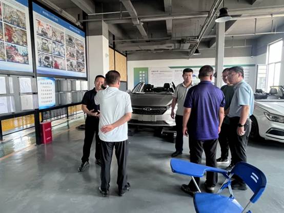 4a05213ab6db4961bb7f8bede1ef1be5